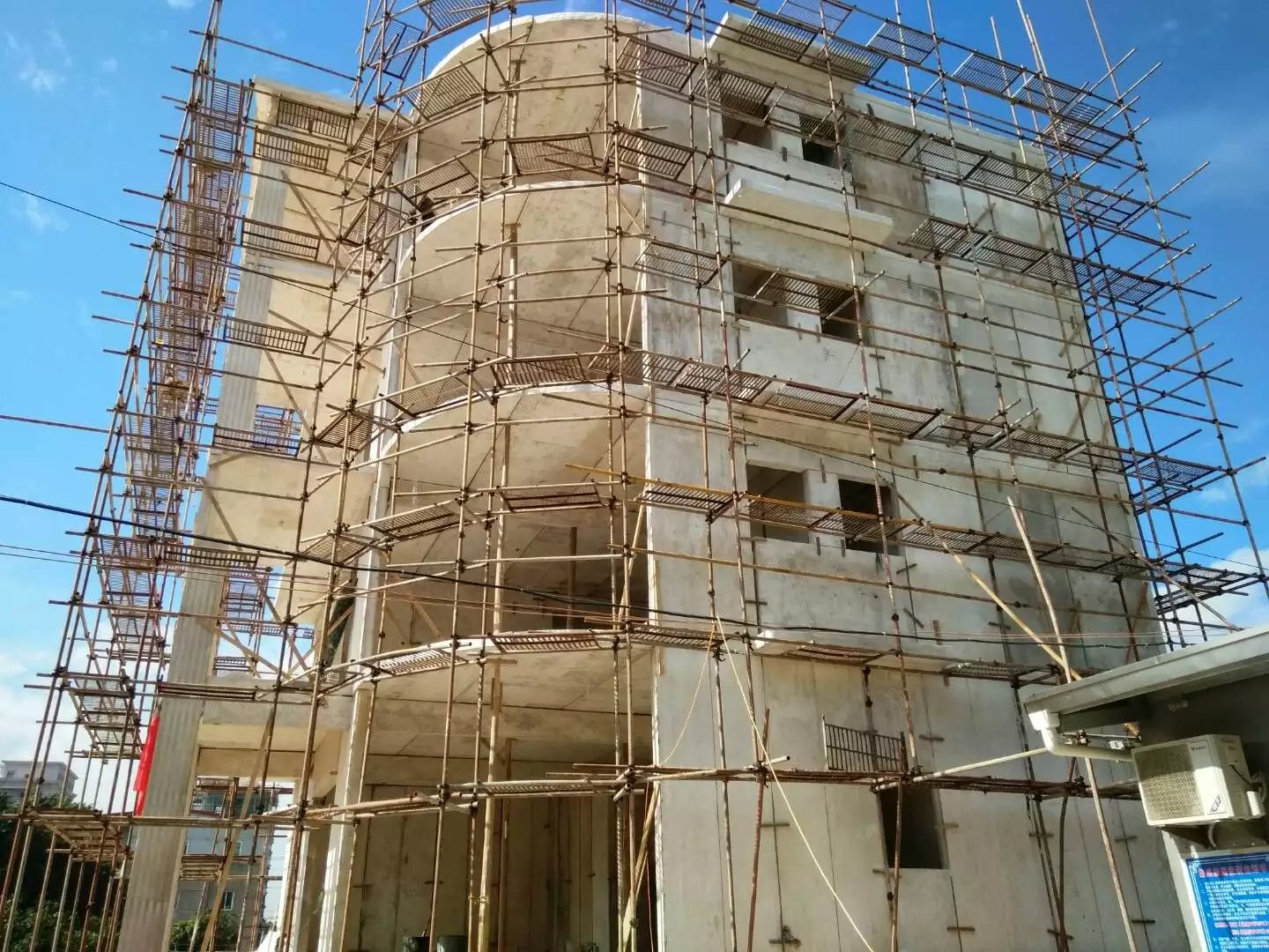 天河星河绿色环保装配式建材在福建修建的五层别墅建筑